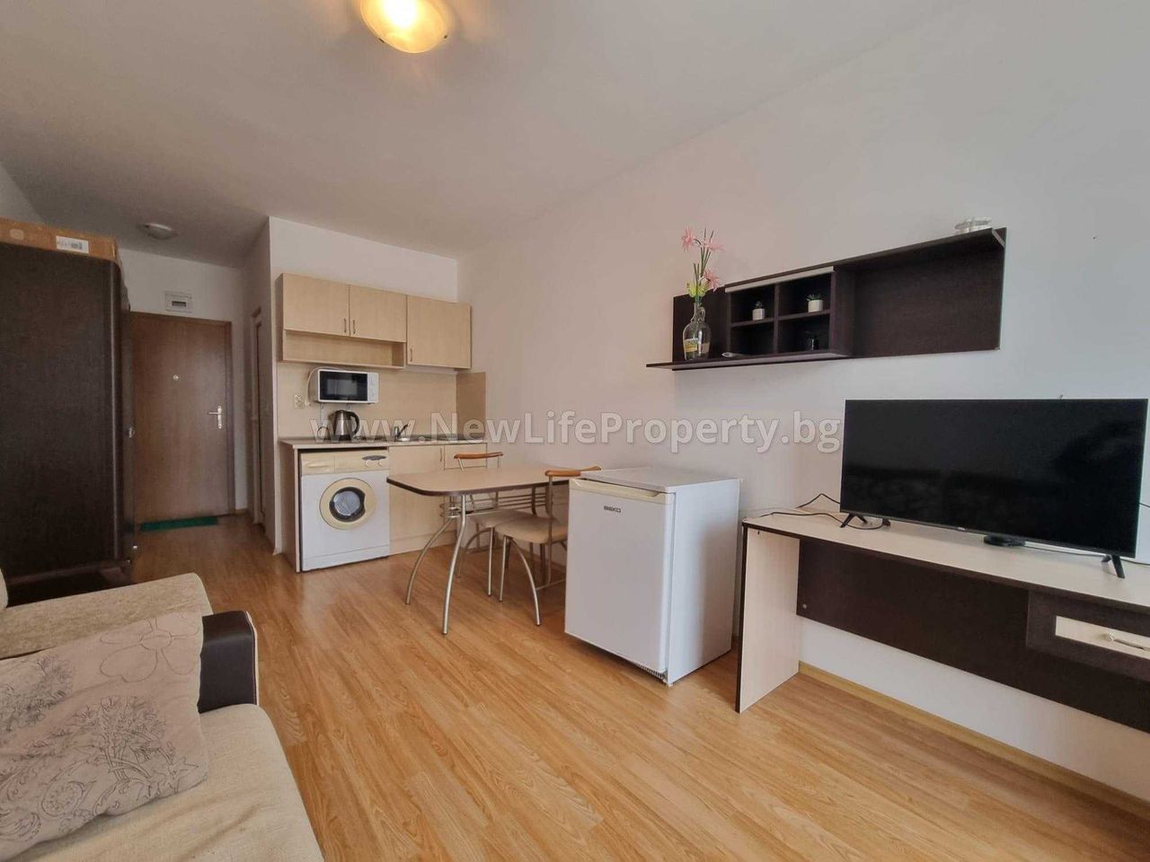 Продава се Едностаен апартамент в к.к. Слънчев бряг - 30 кв.м за 1350 €/кв.м - Снимка #4