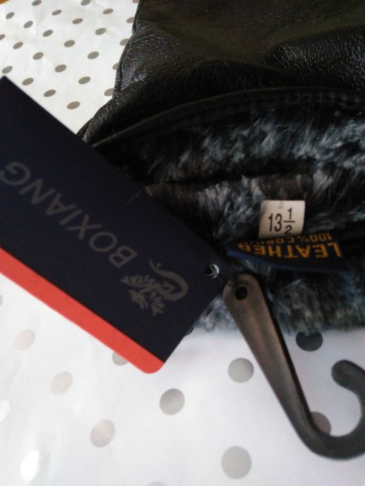 Дамски и мъжки кожени ръкавици