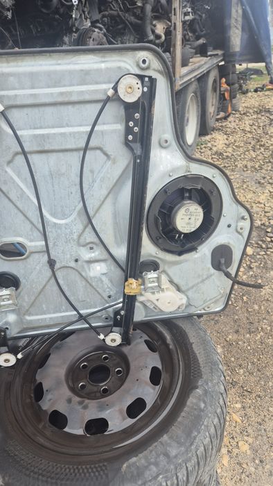 Стъклоповдигач с тава за VW Транспортер Т5 до 2008