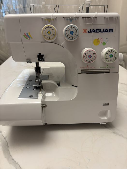 Оверлок Jaguar 880D