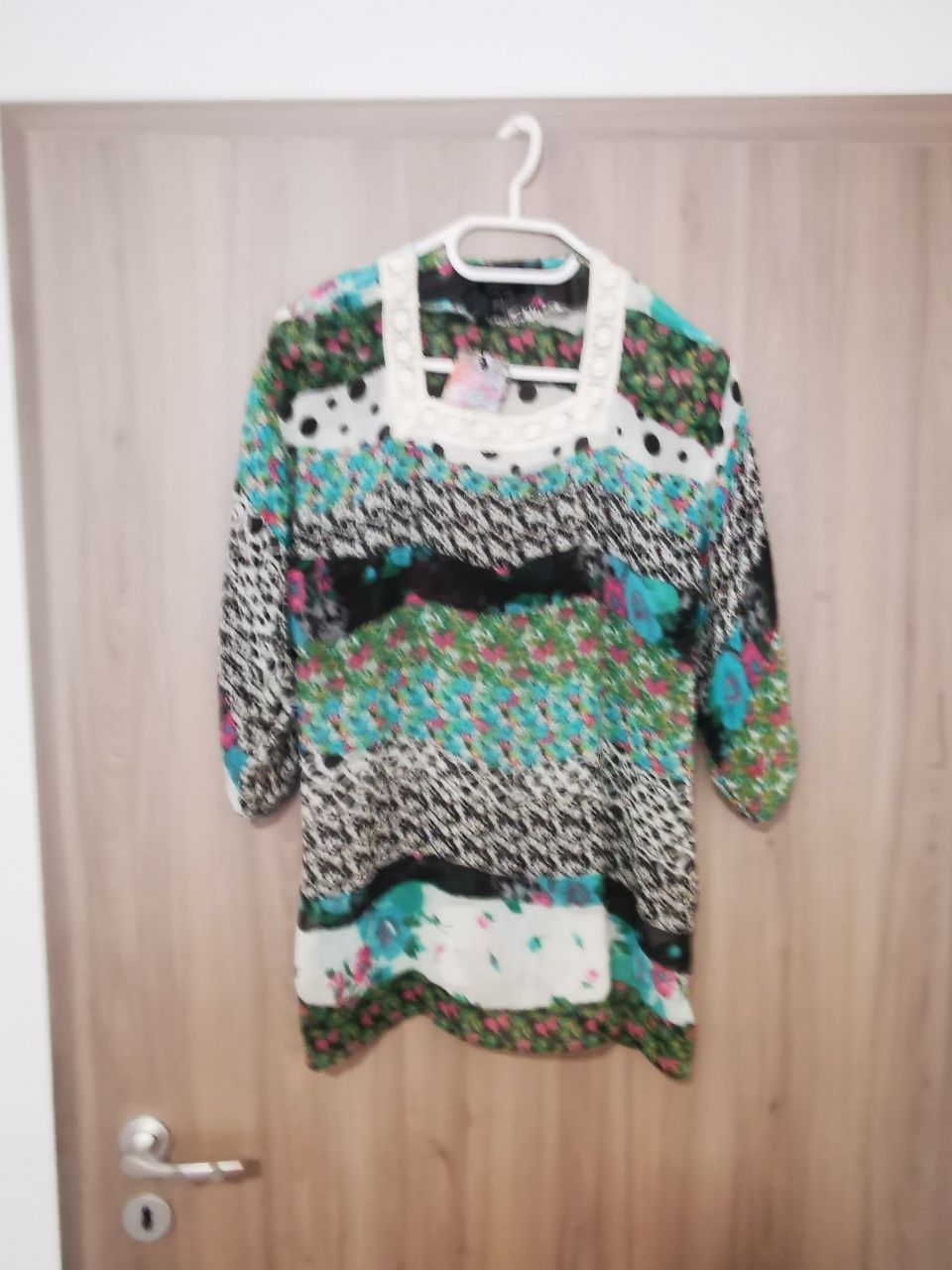 Bluza  nouă cu etichetă, mărimea 40