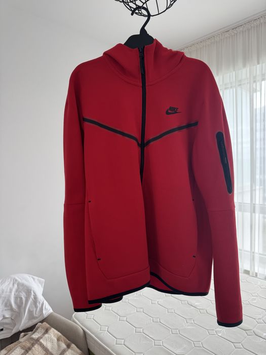 Nike tech fleece rosu M NOU