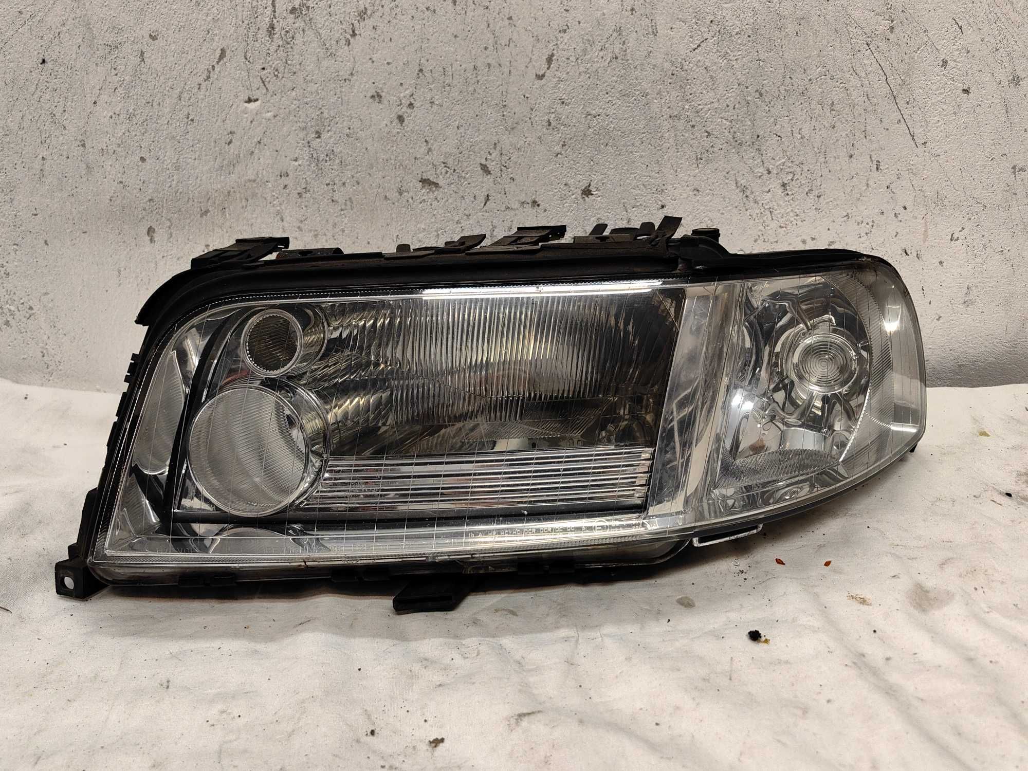 Оригинален фар Ауди А8 Д2  Audi A8 D2 Xenon