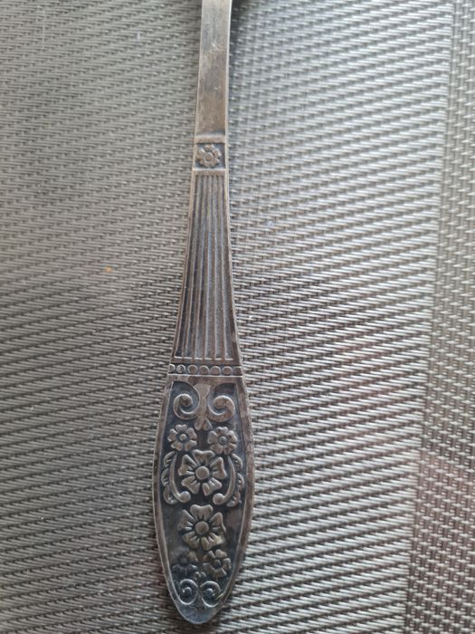 Чайные ложки с таким узором.