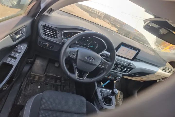 jante aliaj macara geam  stanga dreapta fata spate calaret  volan display navigatie Ford Focus 4 2021 motor 1.5tdci  dezmembrez