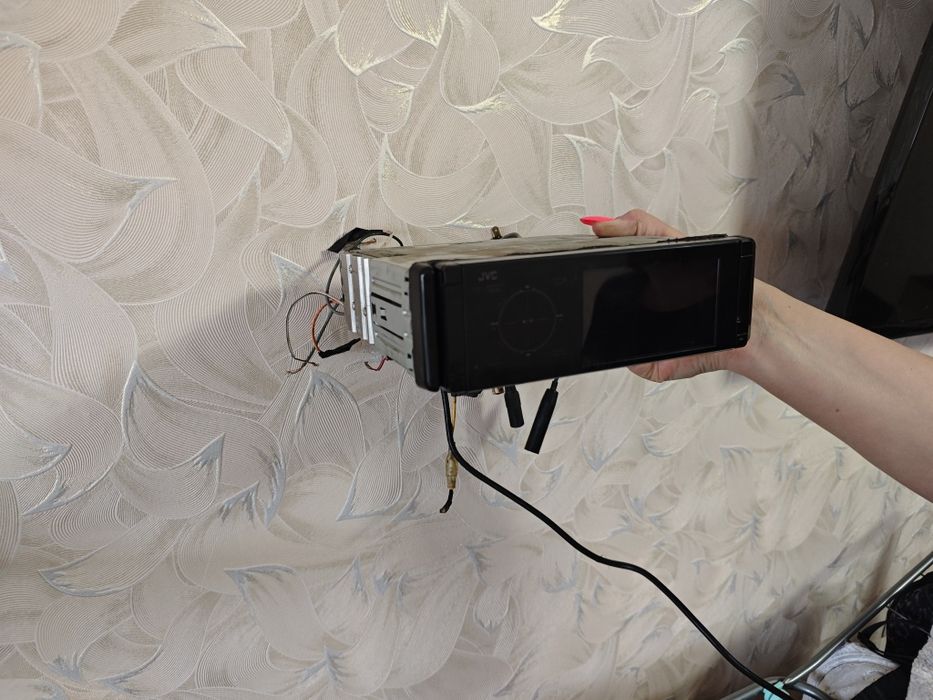 Продам часть Торпеды, Магнитолу jvc kd-avx20, Hyundai Accent 2011 г