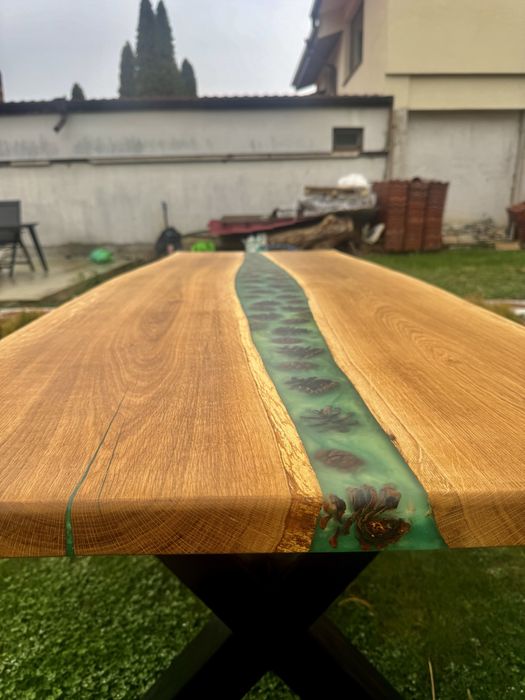 Трапезна маса от Епоксидна Смола.