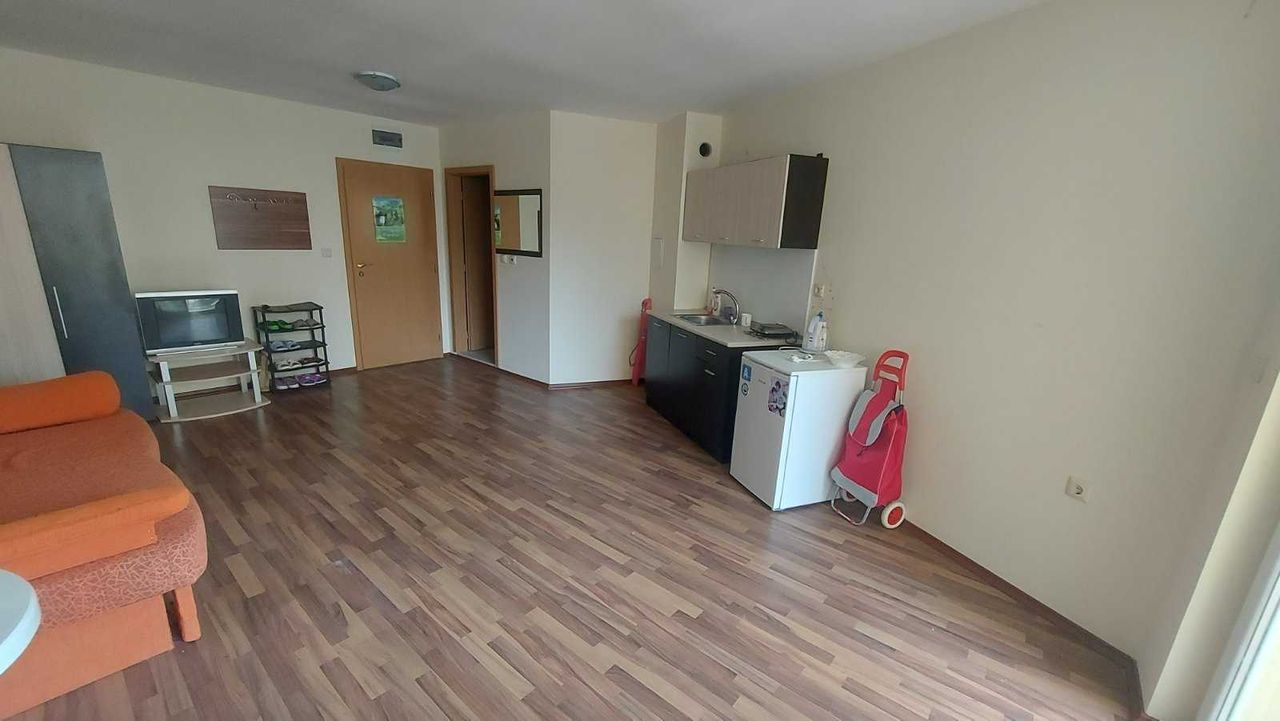 Продава се Едностаен апартамент в к.к. Слънчев бряг - 43 кв.м за 1000 €/кв.м - Снимка #2