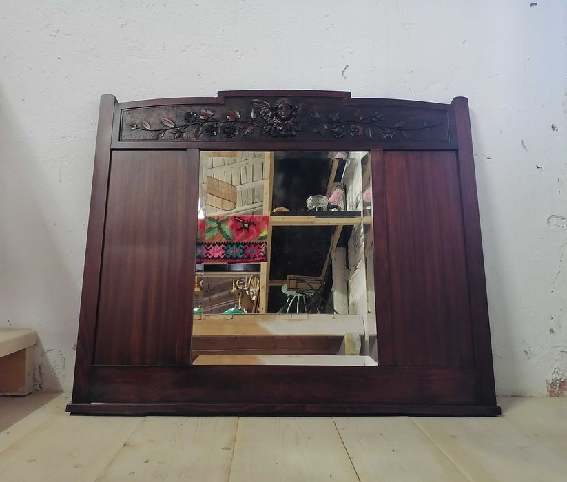 Oglinda veche din cristal cu rama din lemn