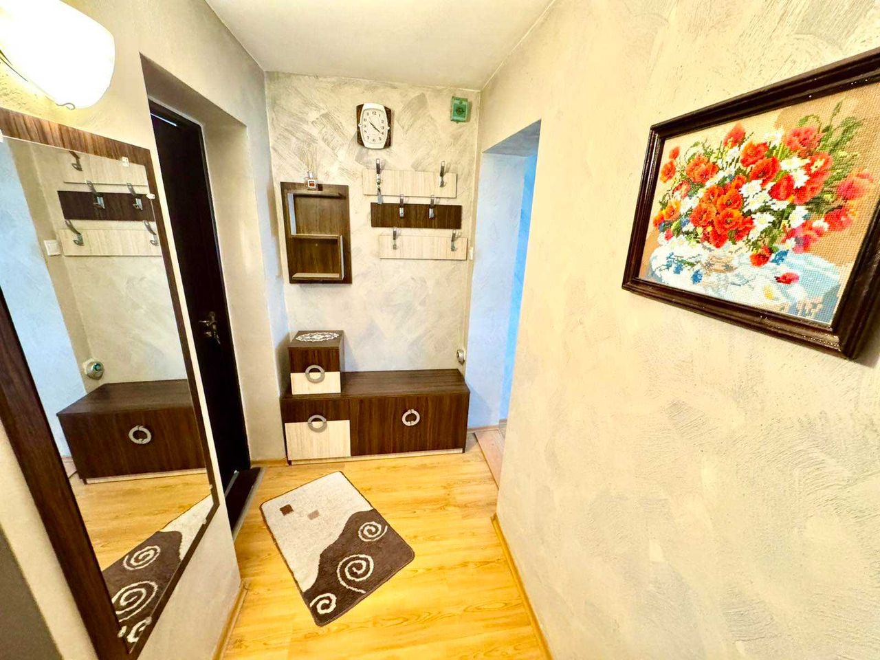 Продава се Етаж от къща в Русе, Център - 88 кв.м за 1057 €/кв.м - Снимка #3