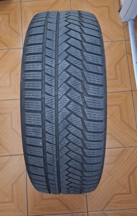 Continental Winter Contact 235/45 R20