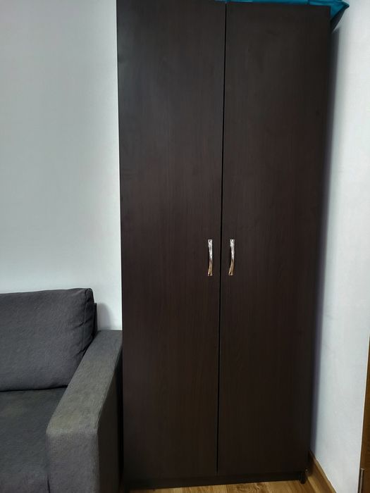 Dulap 2 uși , utilizat câteva luni de la executarea sa la comandă.