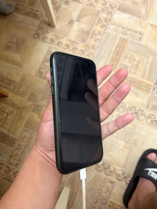 Продам Айфон 11 акб 85