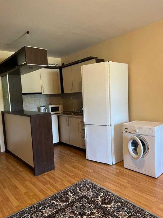Продава се обзаведен тристаен апартамент/ 121м²/к.кЗлатни пясъци/Варна