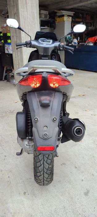 Scuter Aprilia Sportcity 125 in 4 timpo