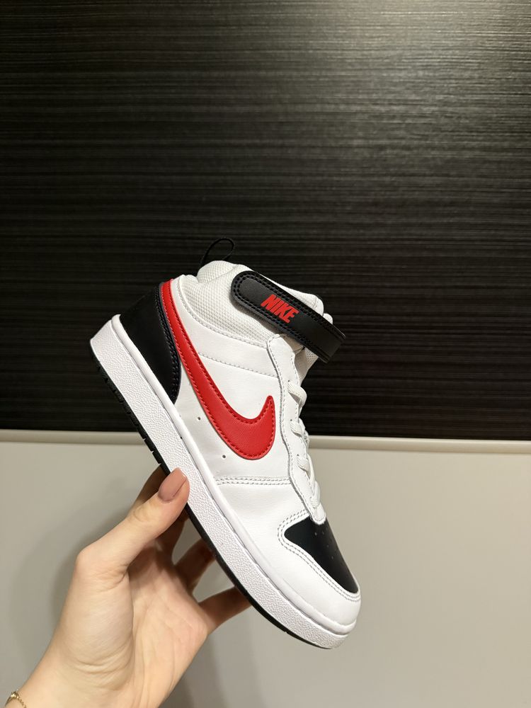 Nike court borough mid 2