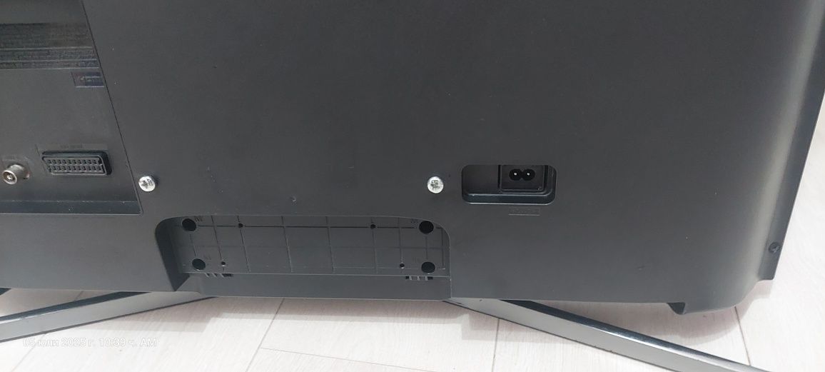 Телевизор SAMSUNG 32"