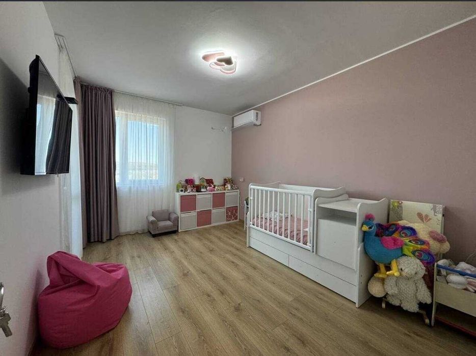 Продава се Тристаен апартамент в Бургас, Меден рудник - зона А - 130 кв.м за 1247 €/кв.м - Снимка #2
