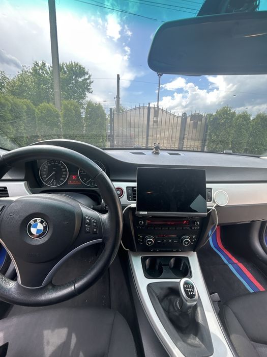 Vând BMW 318 2009