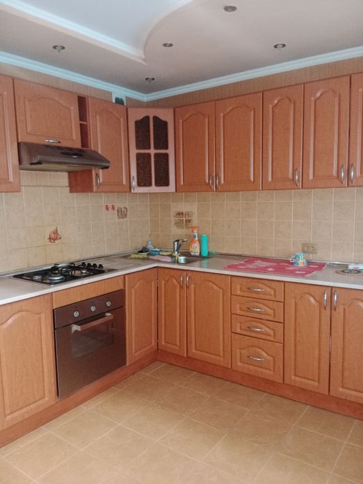 Продам трёх комнатную квартиру на 70 квартале.