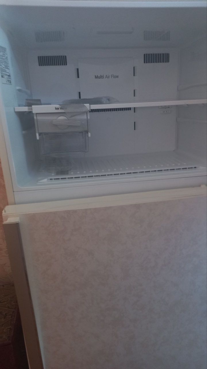 Холодильник продается
