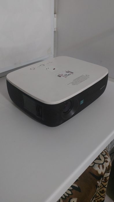 Проектор Sony рабочий