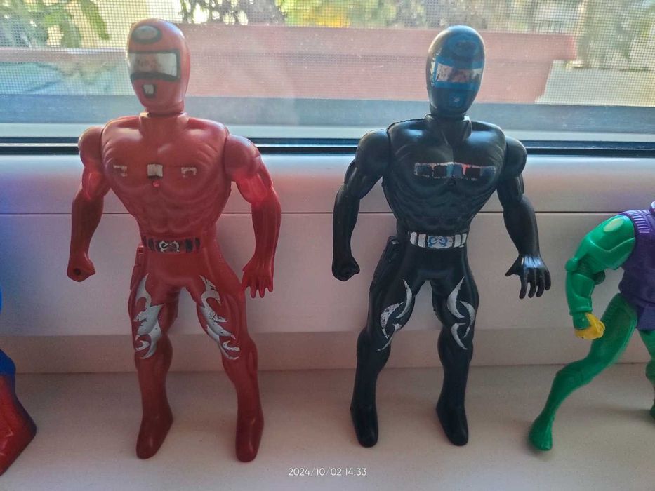 Реалистични фигурки за игра на супергерои