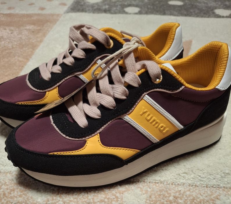 Adidasi yumas originali cu eticheta