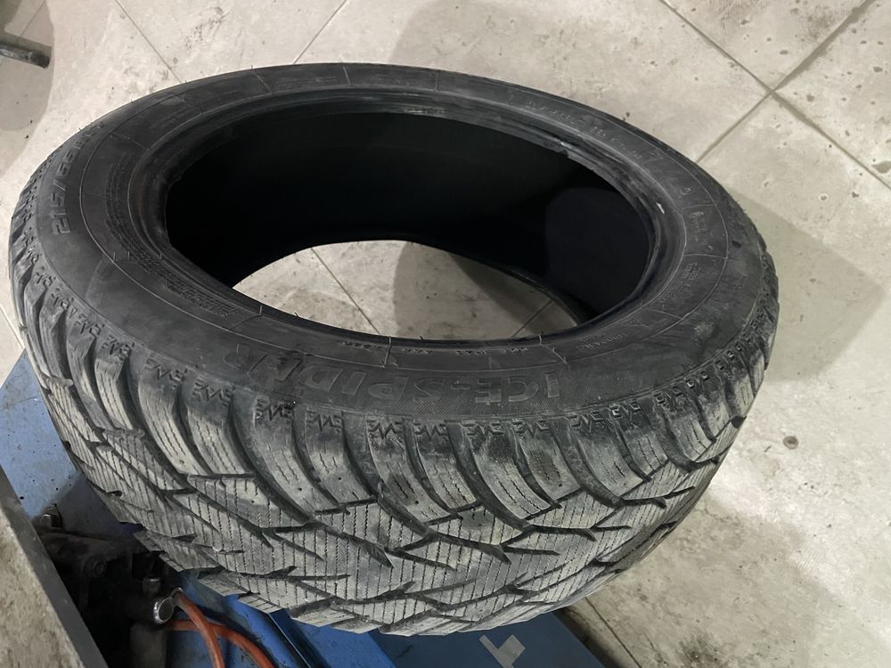 Балон 215/55r17 зимнме. Подходит на cobalt epica byd и др.автомобилем.