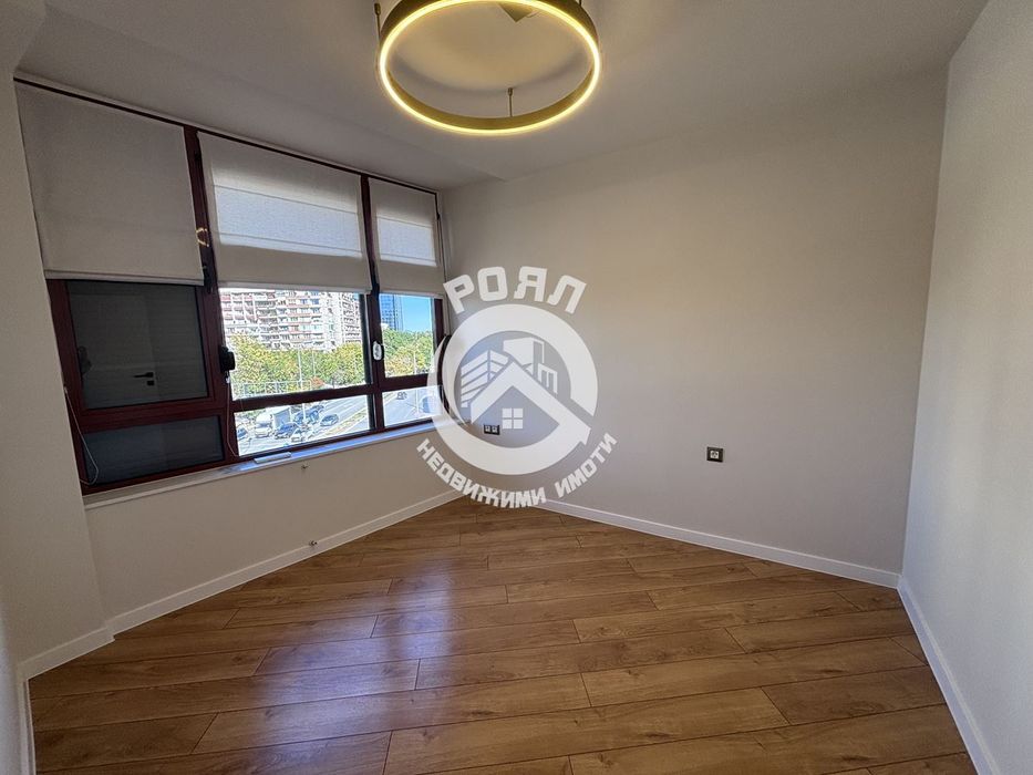 Продава се Тристаен апартамент в Пловдив, Кършияка - 82 кв.м за 1988 €/кв.м - Снимка #8