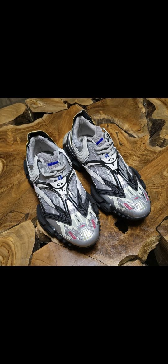 Оригинални обувки Balenciaga 43