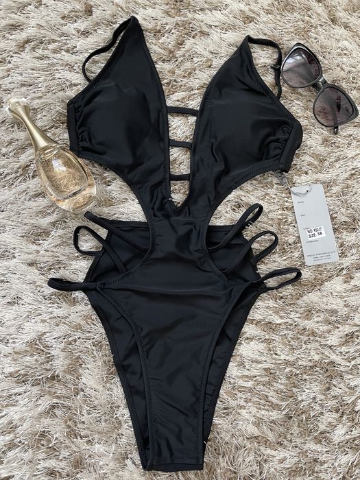 Costume de baie, Noi cu eticheta