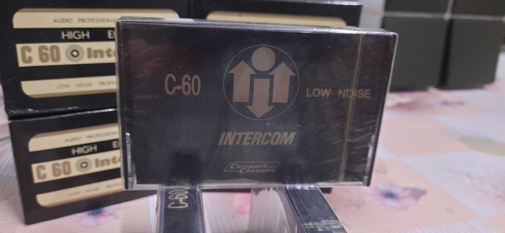 Casete audio noi INTERCOM sigilate