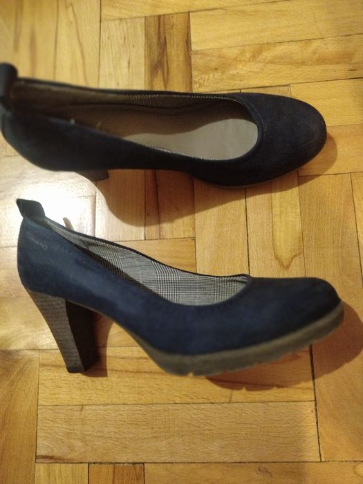 Много секси обувки