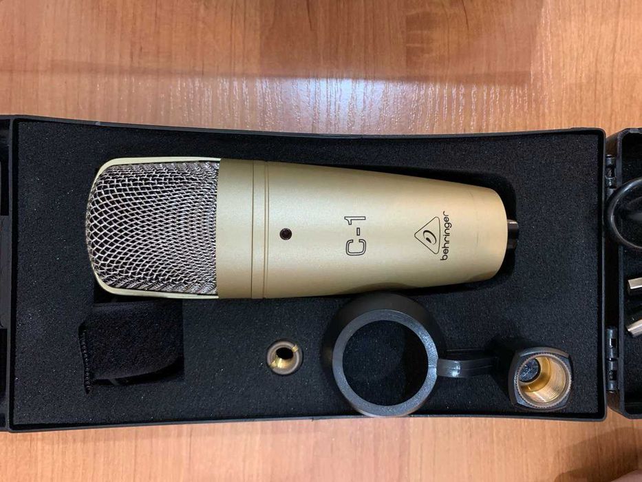 Комплект Микрофон Behringer C-1 + аудиоинтерфейс UM2 + стойка + XLR