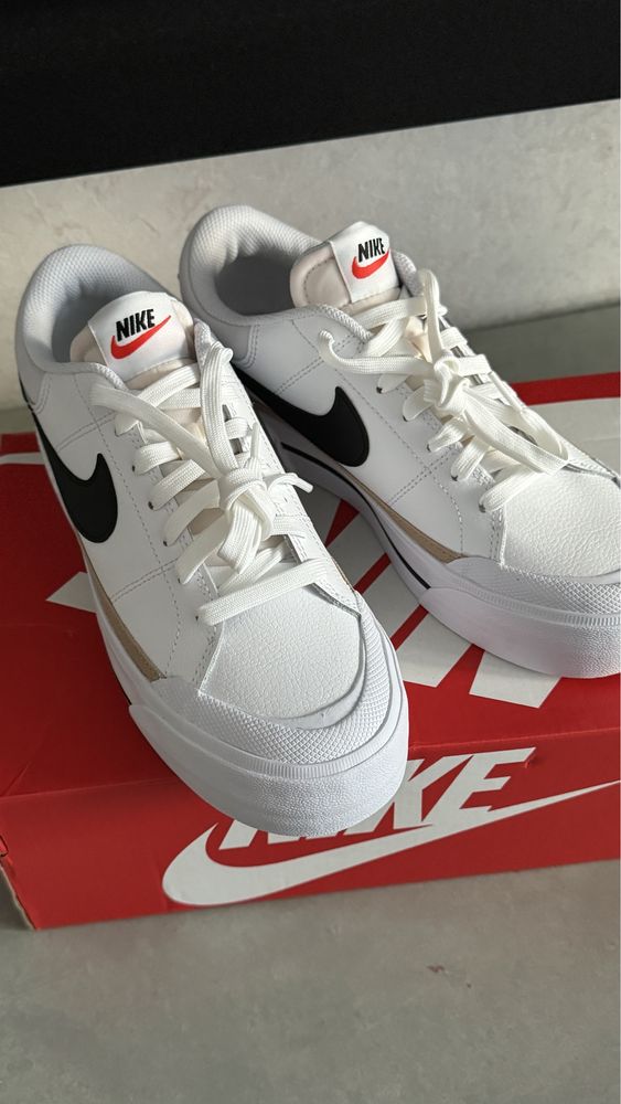 Продам новые кеды Nike оригинал, размер 37,5. Не подошли по размеру.