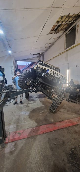 Suzuki samurai offroad