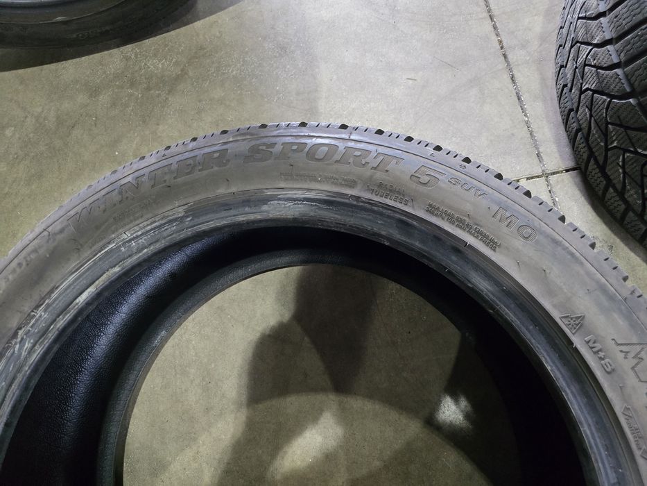 285/45/20//255/45/20 DUNLOP