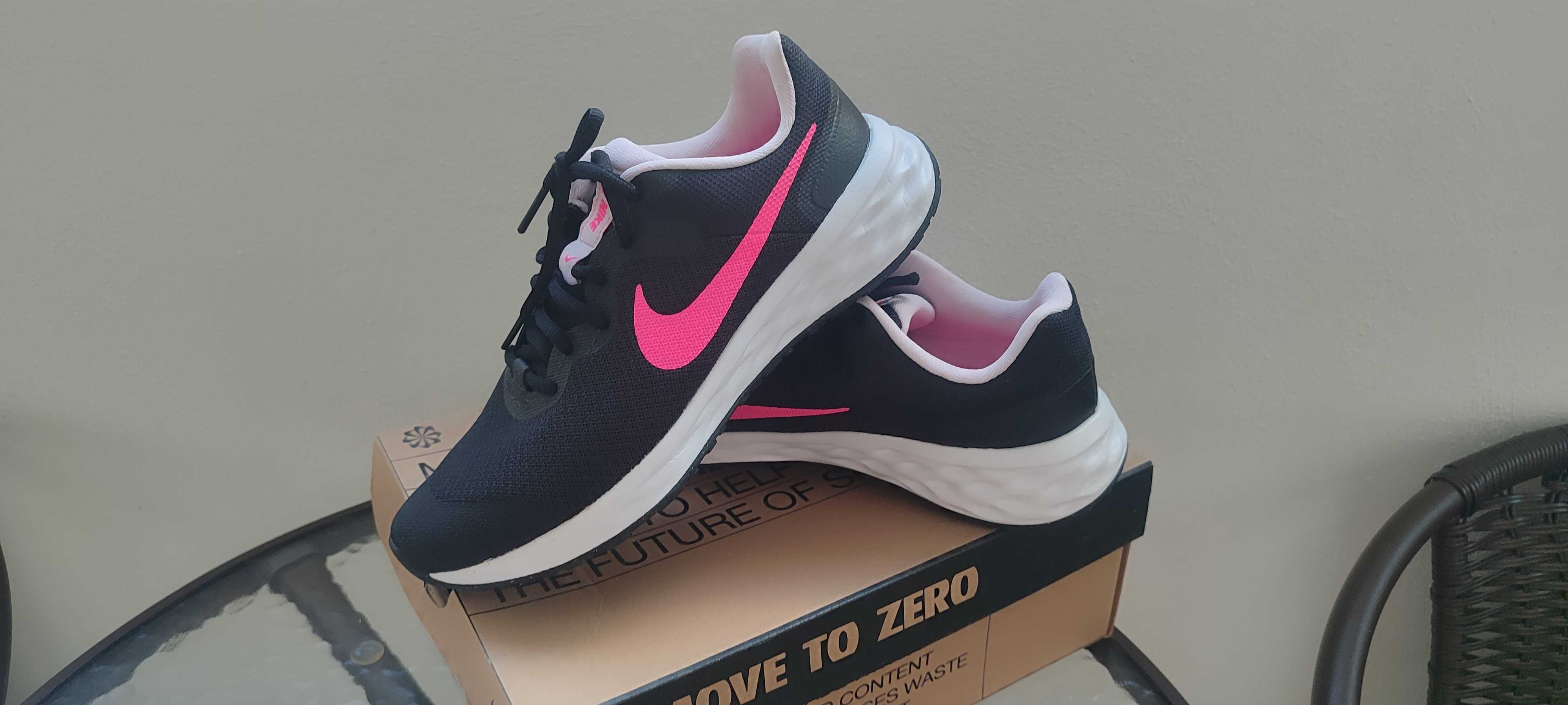 Маратонки Nike,нови