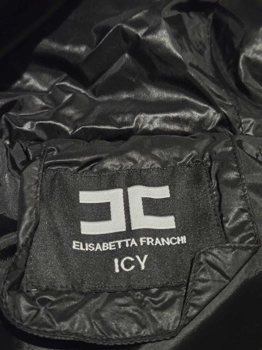 Capa/ Vesta dama Elisabetta Franchi