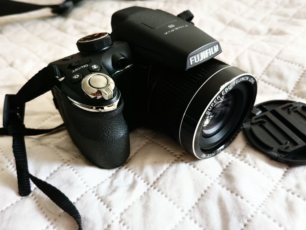 За ремонт!!! Fujifilm FinePix S3400