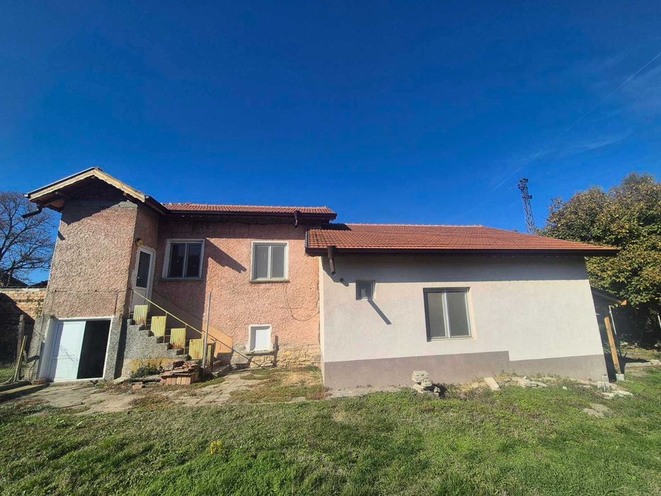 Нова къща в гр. Искър, обл. Плевен .