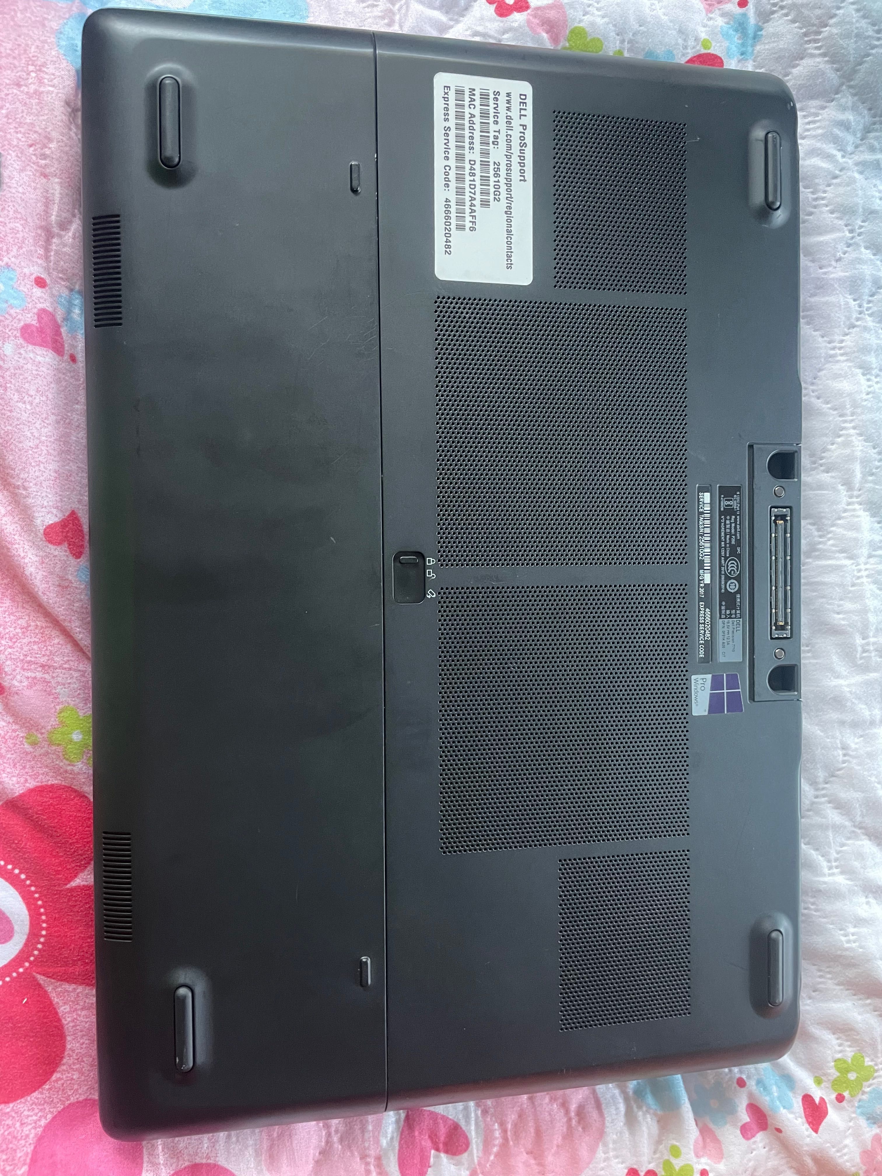 Dell 7710 лаптоп 17 инчов фул ХД дисплей .
