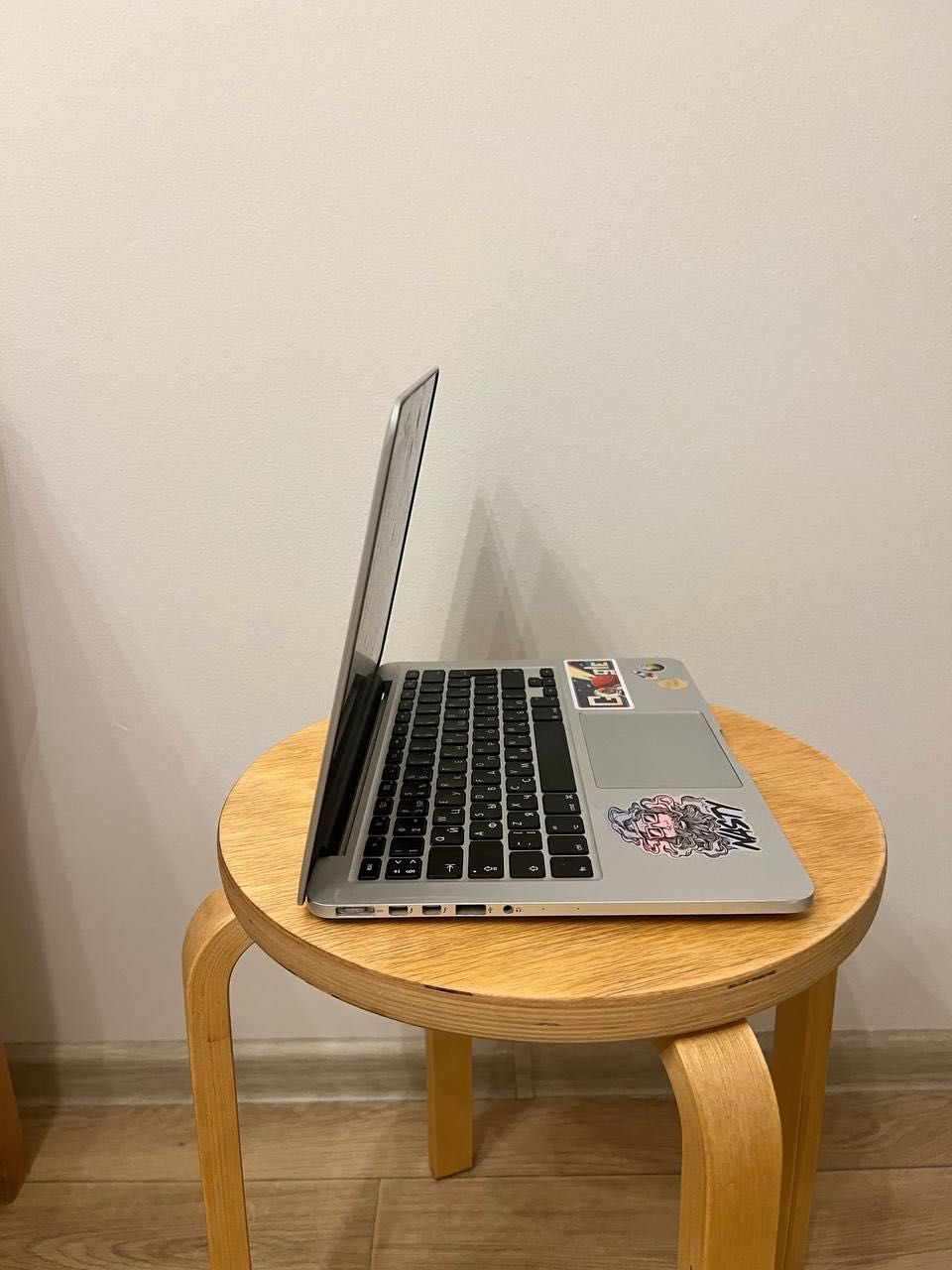 MacBook Air 13" (A1502, Early 2015)