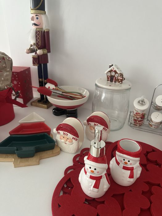 Новогодишни чинии, всичко 25 лв