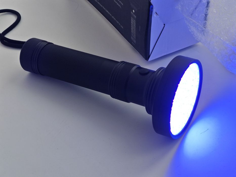 Ультрафиолетовый фонарик (UV фонарь))