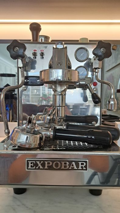 Кафемашина Expobar с кафемелачка