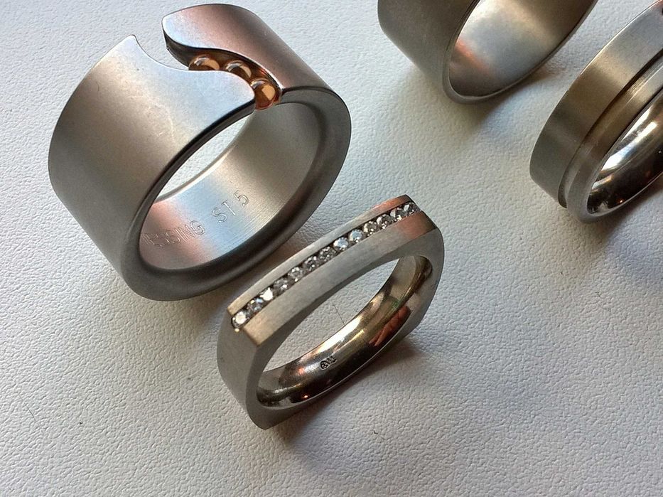 inele pereche din titan cu diamante marcate noi nepurtate