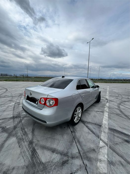 VW Jetta 2.0 tfsi dsg