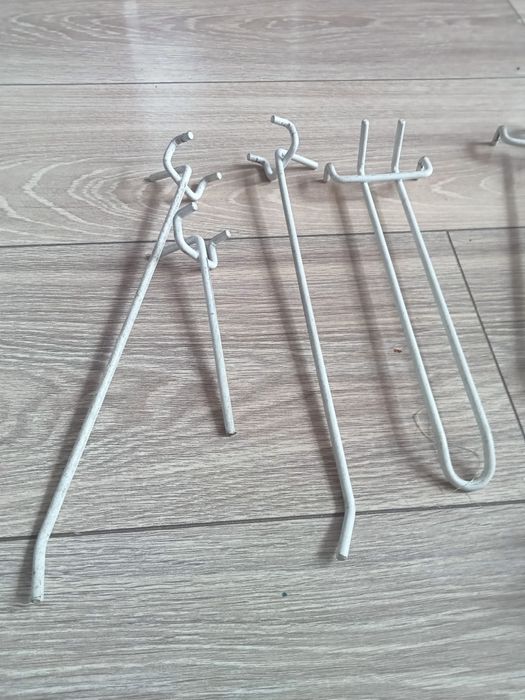 Продам крючки на перфорированные полки